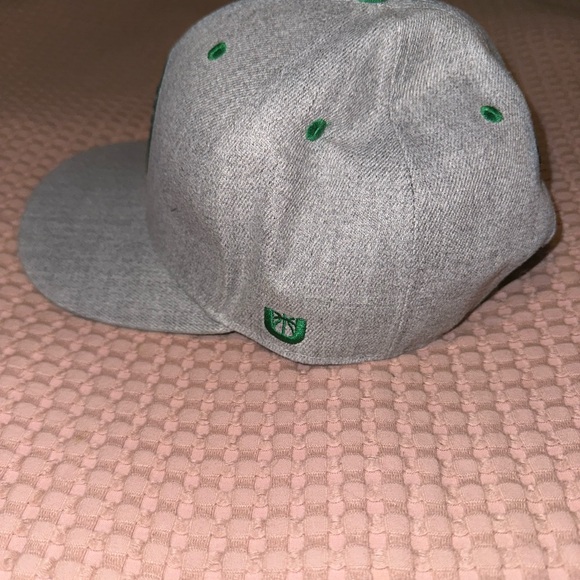 Ultra Game Boston Celtics Snap Back Flat Bill Hat Gray - Picture 2 of 5